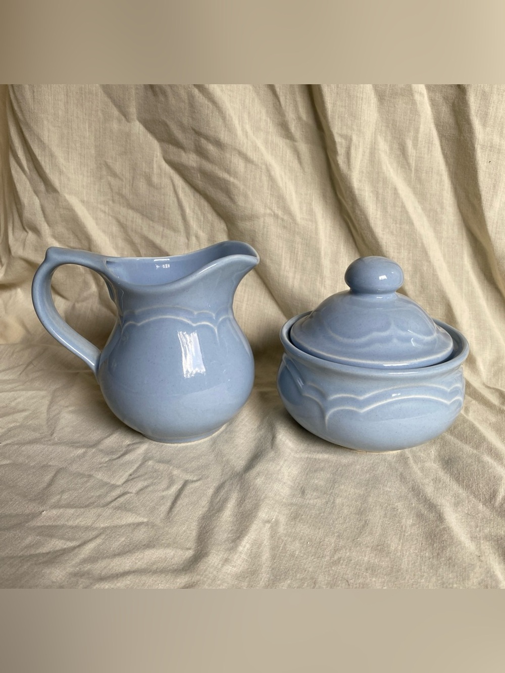 Pfaltzgraff USA Vintage Blue Gazebo Creamer 024 & Sugar Bowl w/ Lid 022